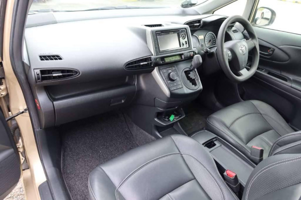 Used 2013 AT toyota wish null Image[25]