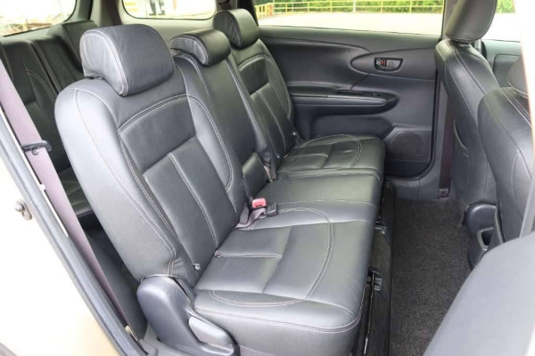 Used 2013 AT toyota wish null Image[31]