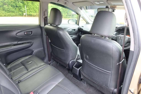 Used 2013 AT toyota wish null Image[32]