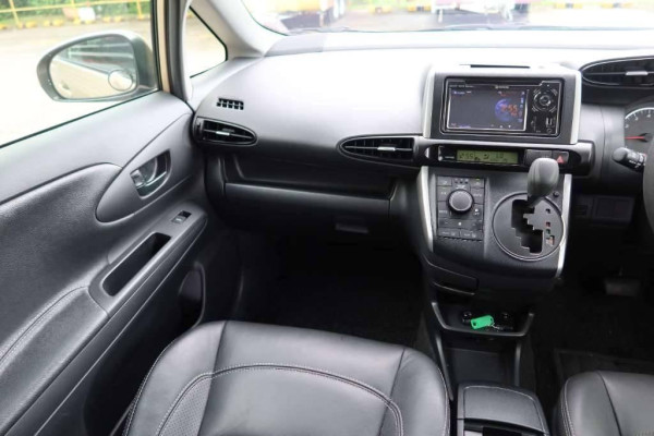 Used 2013 AT toyota wish null Image[35]