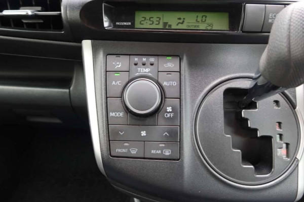 Used 2013 AT toyota wish null Image[40]