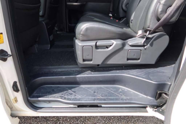 Used 2013 AT toyota estima null Image[38]