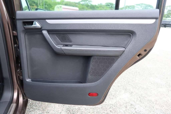 Used 2013 AT volkswagen touran null Image[19]