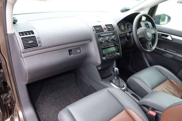 Used 2013 AT volkswagen touran null Image[24]