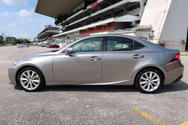 Used2013 AT Lexus IS Image[3]