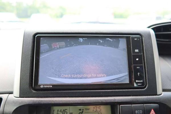 Used 2013 AT toyota wish null Image[32]