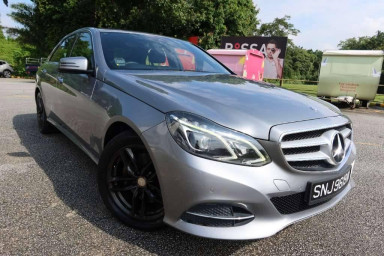 Mercedes Benz E-Class null