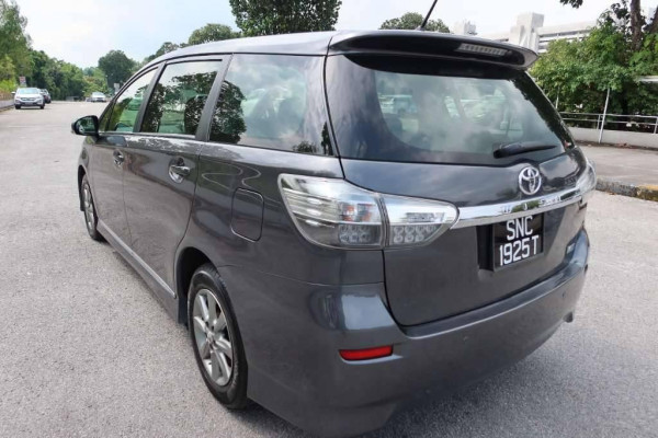 Used 2013 AT toyota wish null Image[4]