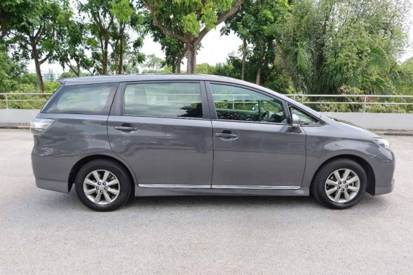 Used 2013 AT toyota wish null Image[7]
