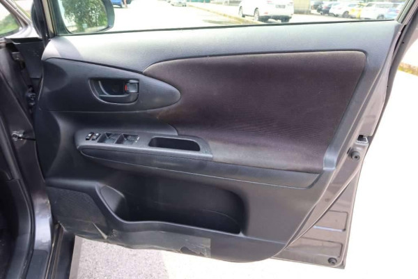 Used 2013 AT toyota wish null Image[32]
