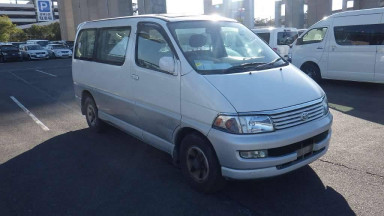 Toyota Regius Wagon RCH41W