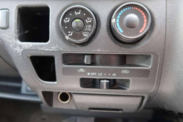 Used 2013 AT toyota hiace-van KDH201V Image[27]