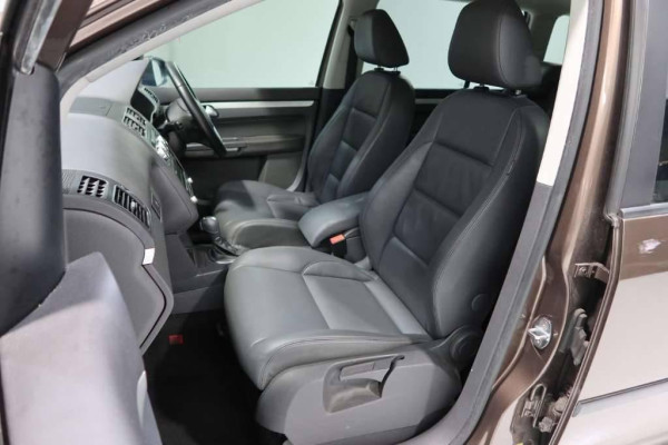Used 2014 AT volkswagen touran null Image[18]
