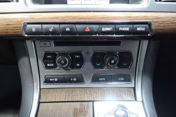 Used 2014 AT jaguar xf null Image[23]