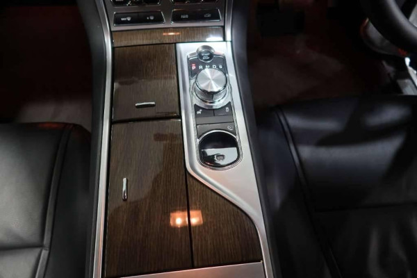 Used 2014 AT jaguar xf null Image[25]