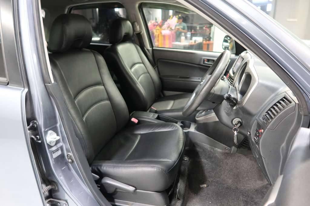 Buy Used 2009 Toyota Rush (WAL00075) - Carused.jp