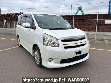 Toyota Noah ZRR75W