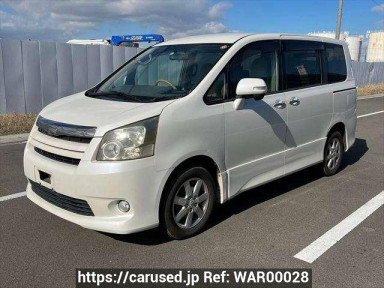 Toyota Noah ZRR75W