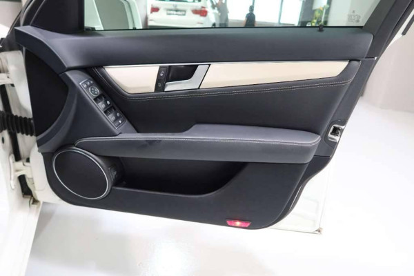 Used 2014 AT mercedes-benz c-class null Image[25]