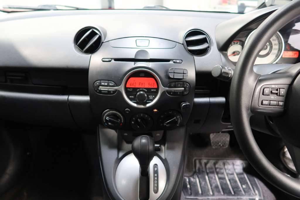 Buy Used 2009 Mazda Demio (WAV00055) - Carused.jp