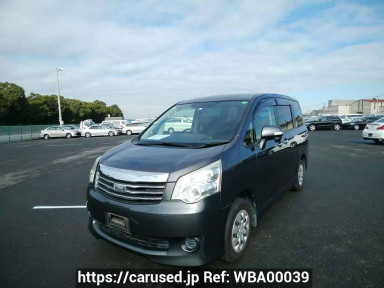 Toyota Noah ZRR70G