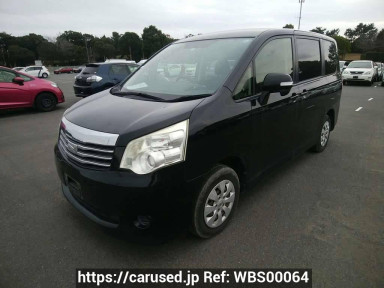 Toyota Noah ZRR70G