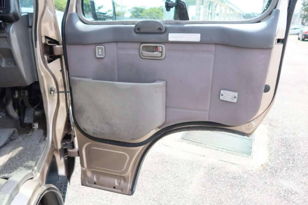 Used 2010 MT toyota coaster null Image[34]