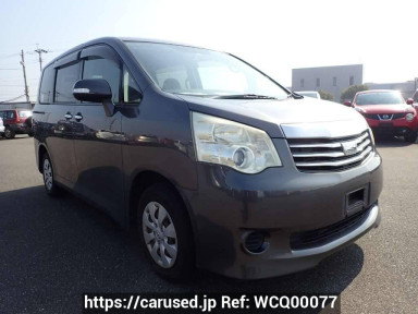 Toyota Noah ZRR70G