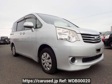 Toyota Noah ZRR70G