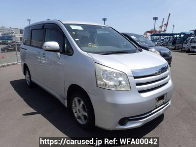 Toyota Noah ZRR75G