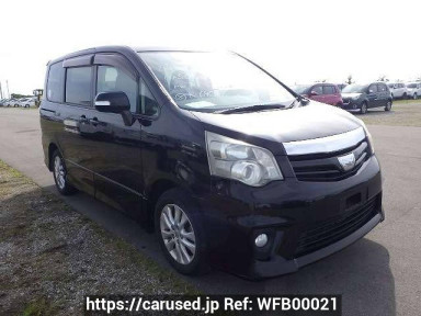 Toyota Noah ZRR70W