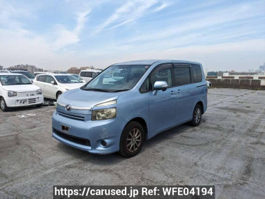 Toyota Voxy ZRR70G