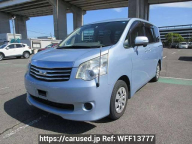 Toyota Noah ZRR70G