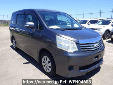 Toyota Noah ZRR70G