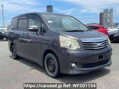 Toyota Noah ZRR70G