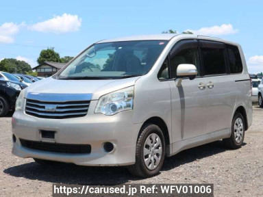 Toyota Noah ZRR70G