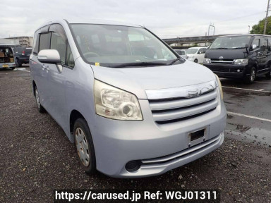 Toyota Noah ZRR70G