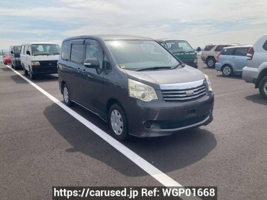 Toyota Noah ZRR70G