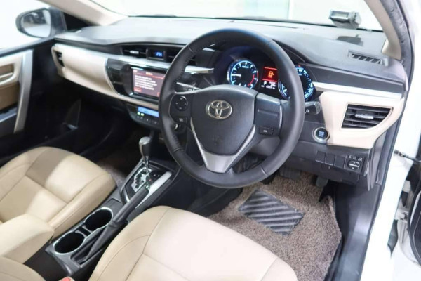 Used 2014 AT toyota corolla-altis null Image[32]