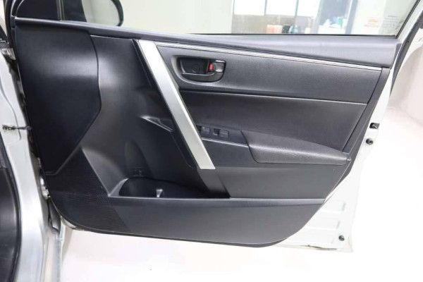 Used 2014 AT toyota corolla-altis null Image[39]