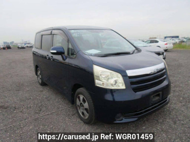 Toyota Noah ZRR70G