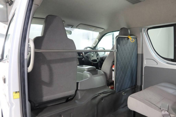 Used 2010 AT toyota hiace-commuter null Image[13]