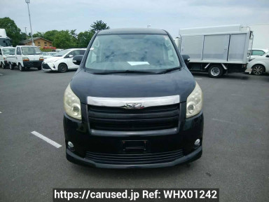 Toyota Noah ZRR70W