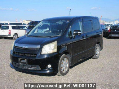 Toyota Noah ZRR70W