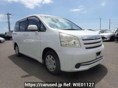 Toyota Noah ZRR70G