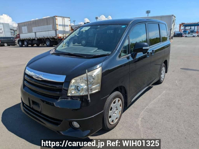 Toyota Noah ZRR70G