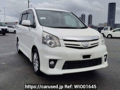 Toyota Noah ZRR70W