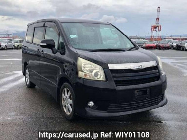 Toyota Noah ZRR70W