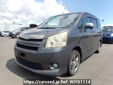 Toyota Noah ZRR70W