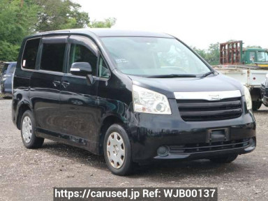 Toyota Noah ZRR70G